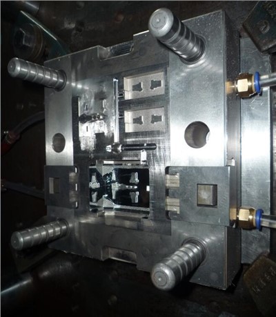 Athraigh Mold Instealladh